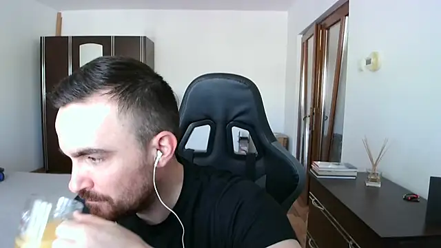 Snapshot of mu5clemania2 chatting on 03-11-26, 11:49 mu5clemania2 online show from 03-11-26, 11:49