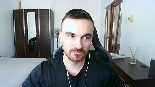 Snapshot of mu5clemania2 chatting on 03-17-26, 11:46 mu5clemania2 online show from 03-17-26, 11:46