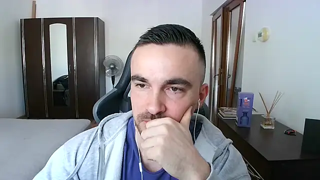 Snapshot of mu5clemania2 chatting on 04-04-26, 08:23 mu5clemania2 online show from 04-04-26, 08:23