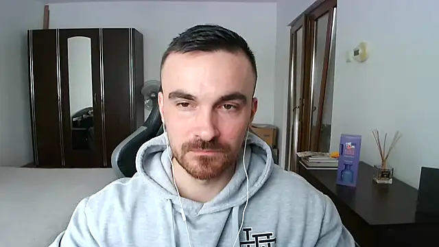 Snapshot of mu5clemania2 chatting on 04-10-26, 12:21 mu5clemania2 online show from 04-10-26, 12:21