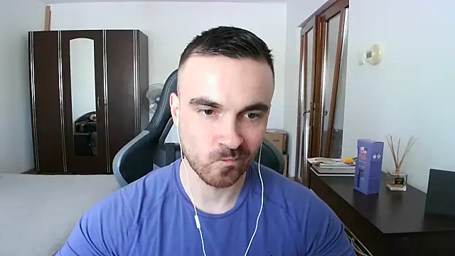 Snapshot of mu5clemania2 chatting on 04-14-26, 11:38 mu5clemania2 online show from 04-14-26, 11:38