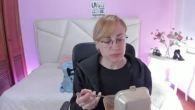 Snapshot of SammySanders chatting on 07-23-26, 12:47 SammySanders online show from 07-23-26, 12:47