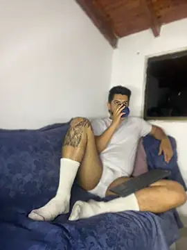 AndresSmith   online show from 04-09-26, 08:20