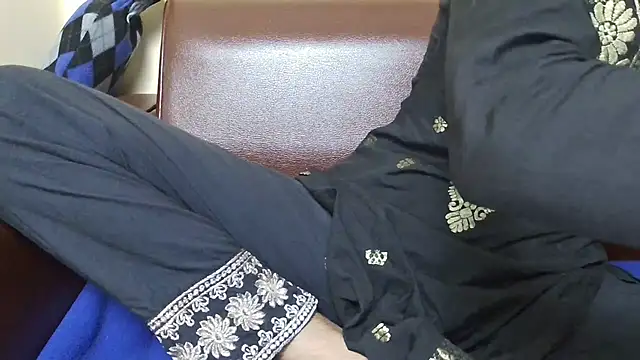 Snapshot of Srabontii chatting on 11-11-25, 10:48 Srabontii online show from 11-11-25, 10:48