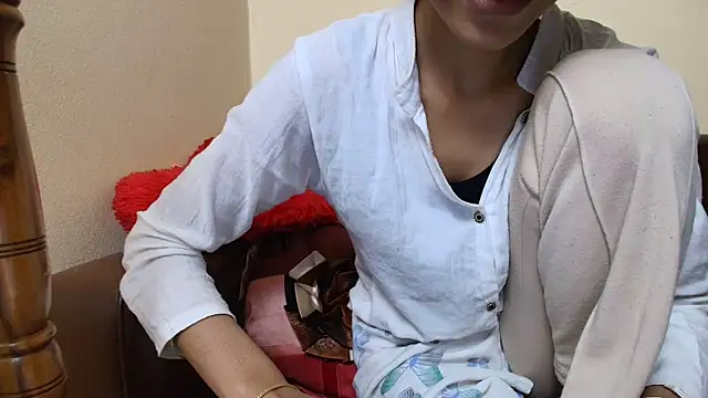 Snapshot of Srabontii chatting on 11-17-25, 05:02 Srabontii online show from 11-17-25, 05:02