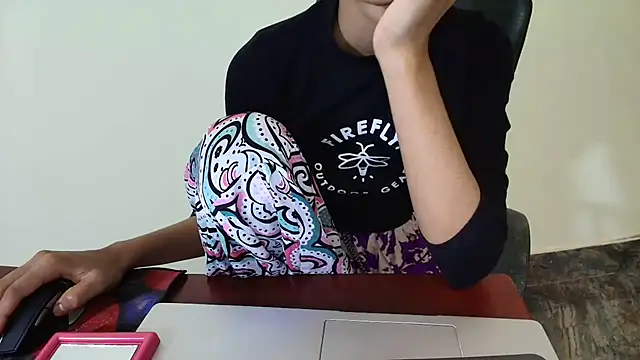 Snapshot of Srabontii chatting on 04-13-26, 03:39 Srabontii online show from 04-13-26, 03:39