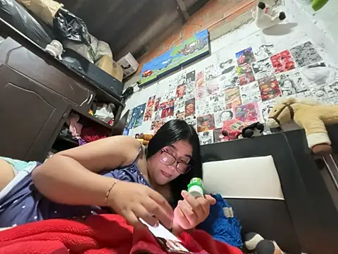 dafne19  online show from 04-03-26, 05:38