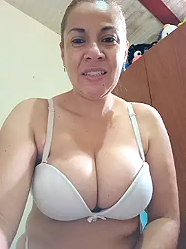 Zaralu  online show from 11-17-25, 01:50