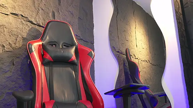 Snapshot of joseph_boy chatting on 04-06-26, 11:33 joseph boy online show from 04-06-26, 11:33