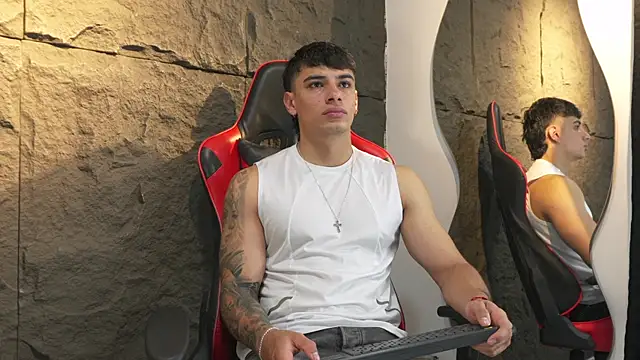 Snapshot of joseph_boy chatting on 04-09-26, 11:37 joseph boy online show from 04-09-26, 11:37