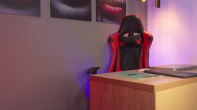 Snapshot of joseph_boy chatting on 04-11-26, 11:36 joseph boy online show from 04-11-26, 11:36