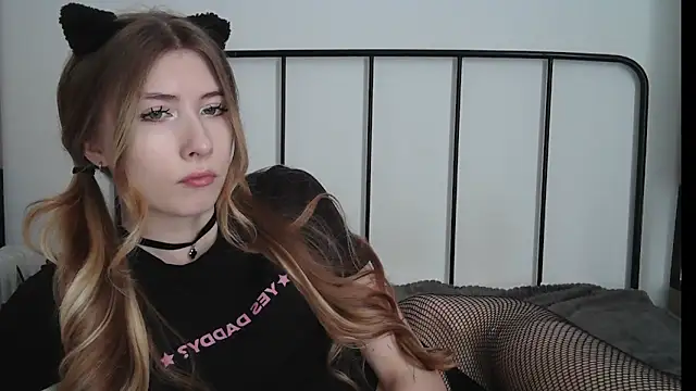 ErikaShyy online show from 07-17-26, 10:22