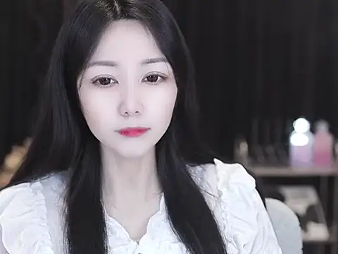 Nuyoah-77 online show from 03-19-26, 07:01