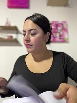 Lesly 10- online show from 06-10-26, 02:23