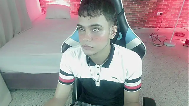 zacariasss  online show from 09-20-25, 07:31