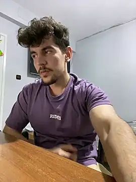 Snapshot of AKAdogukann chatting on 03-20-25, 03:47 AKAdogukann online show from 03-20-25, 03:47