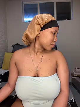 DrippinCaramelCutie online show from 11-20-25, 09:36