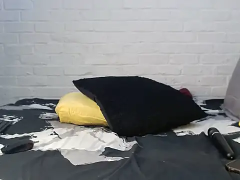 DrippinCaramelCutie online show from 11-22-25, 06:45