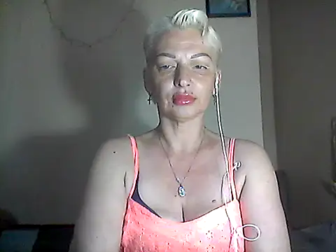 Snapshot of MaryJane441 chatting on 06-11-26, 08:40 MaryJane441 online show from 06-11-26, 08:40