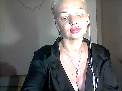 Snapshot of MaryJane441 chatting on 07-10-26, 08:11 MaryJane441 online show from 07-10-26, 08:11
