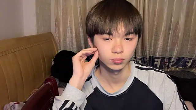 xiaottt1918 online show from 01-11-25, 12:40