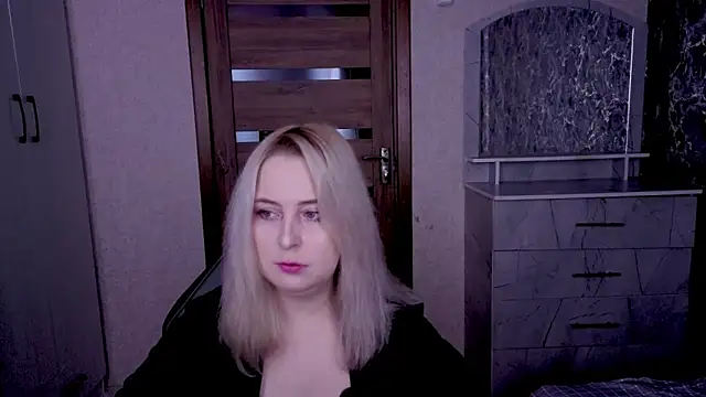 Kristy-Max online show from 04-12-26, 09:09