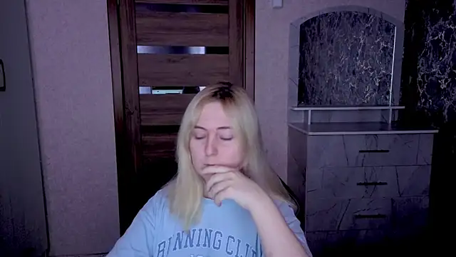 Kristy-Max online show from 04-25-26, 08:39