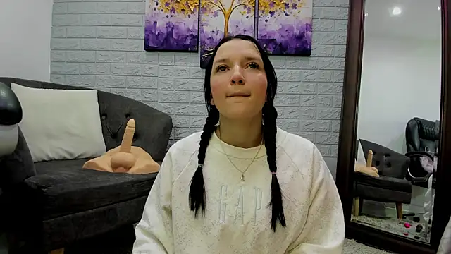  EmilyJireh  online show from 01-12-26, 05:40