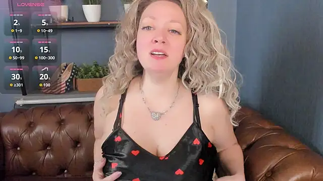 JesiaFoxi online show from 05-15-26, 12:01