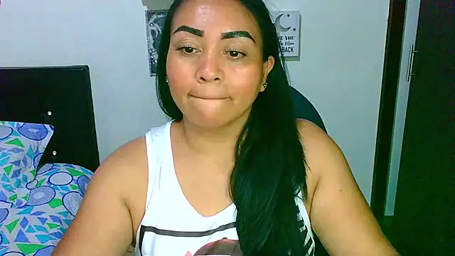 Snapshot of zaray_bella chatting on 03-13-26, 11:00 zaray bella online show from 03-13-26, 11:00