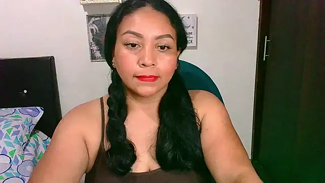 Snapshot of zaray_bella chatting on 04-15-26, 09:26 zaray bella online show from 04-15-26, 09:26