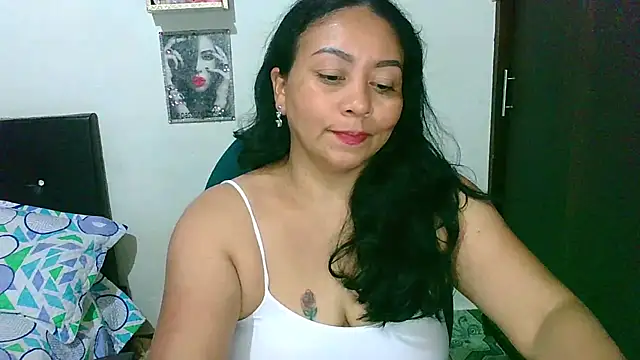 Snapshot of zaray_bella chatting on 04-28-26, 09:31 zaray bella online show from 04-28-26, 09:31