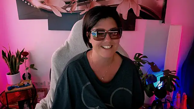 Snapshot of NatiLove35 chatting on 06-10-26, 06:29 NatiLove35 online show from 06-10-26, 06:29