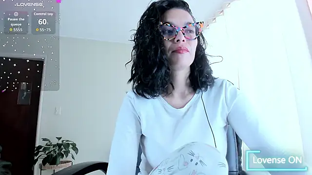 Snapshot of paulinabarnett- chatting on 06-16-26, 05:26 paulinabarnett- online show from 06-16-26, 05:26