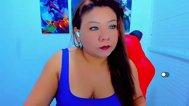 Snapshot of victoria_love89 chatting on 04-21-26, 02:04 victoria love89 online show from 04-21-26, 02:04