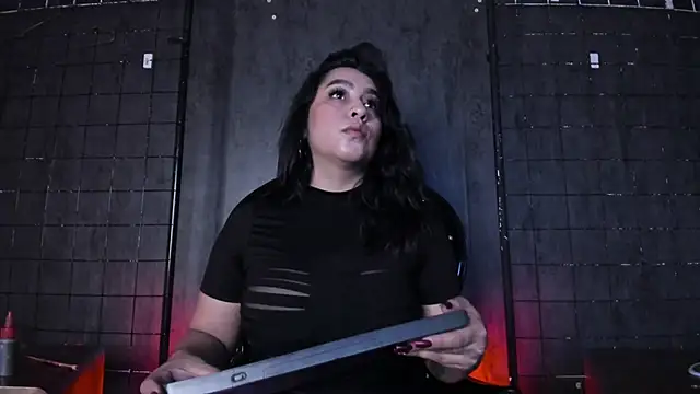 Carolina Arias online show from 12-20-25, 07:32