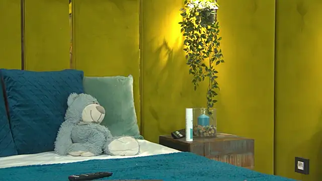 Snapshot of NattyDevon chatting on 10-09-25, 05:27 NattyDevon online show from 10-09-25, 05:27