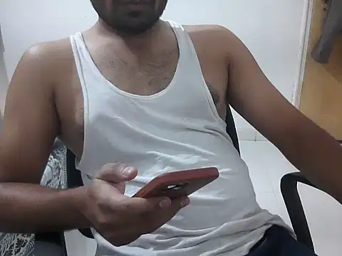 Snapshot of WildDick0007 chatting on 12-29-24, 03:00 WildDick0007 online show from 12-29-24, 03:00