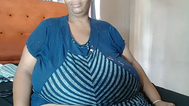 Snapshot of tinagiant chatting on 03-04-26, 11:27 tinagiant online show from 03-04-26, 11:27