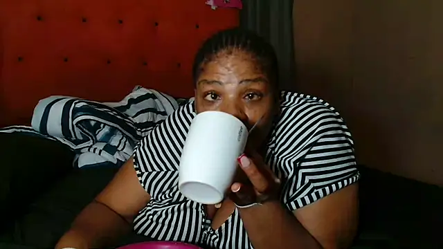 Snapshot of tinagiant chatting on 03-07-26, 06:49 tinagiant online show from 03-07-26, 06:49