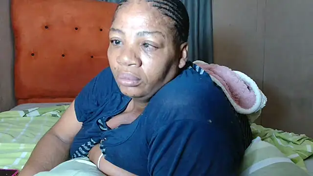 Snapshot of tinagiant chatting on 03-22-26, 02:26 tinagiant online show from 03-22-26, 02:26