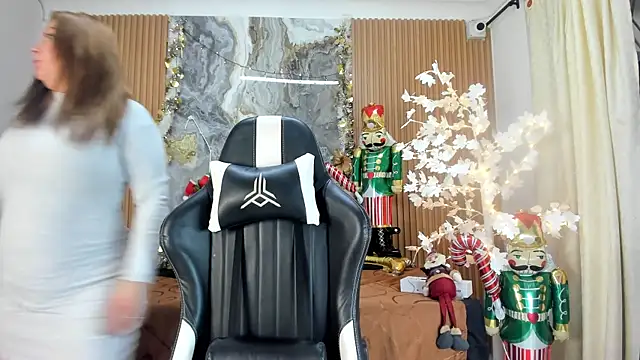 Danna topless online show from 12-20-25, 12:01