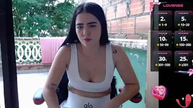 Snapshot of lvsaraa_sexy chatting on 12-31-24, 05:29 lvsaraa sexy online show from 12-31-24, 05:29