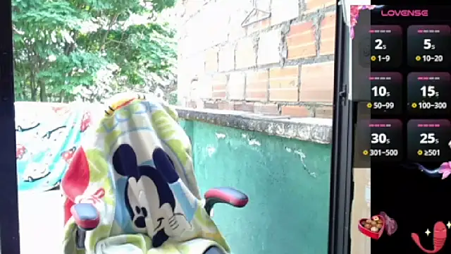 Snapshot of lvsaraa_sexy chatting on 01-08-25, 10:06 lvsaraa sexy online show from 01-08-25, 10:06