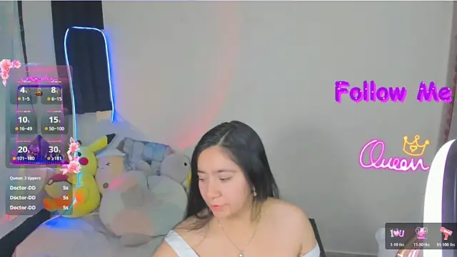 Snapshot of litle_mily_ chatting on 03-26-26, 11:32 litle mily online show from 03-26-26, 11:32