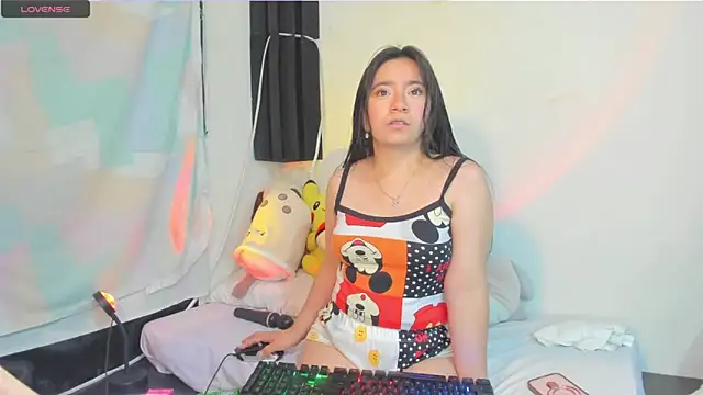 Snapshot of litle_mily_ chatting on 04-14-26, 09:54 litle mily online show from 04-14-26, 09:54