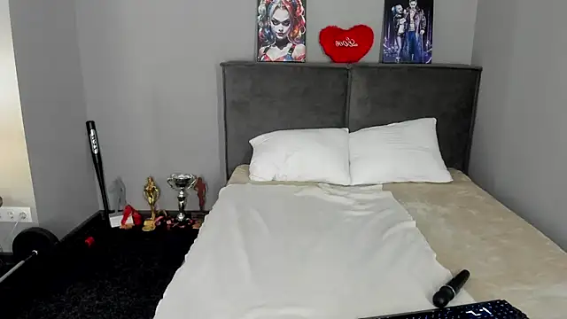 Snapshot of MuscleXXXBarbie chatting on 04-19-26, 08:57 MuscleXXXBarbie online show from 04-19-26, 08:57