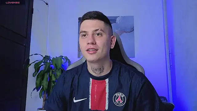 Yeiko Romero  online show from 03-15-26, 04:13