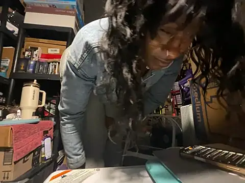 Snapshot of wynterheat chatting on 05-25-26, 03:29 wynterheat online show from 05-25-26, 03:29