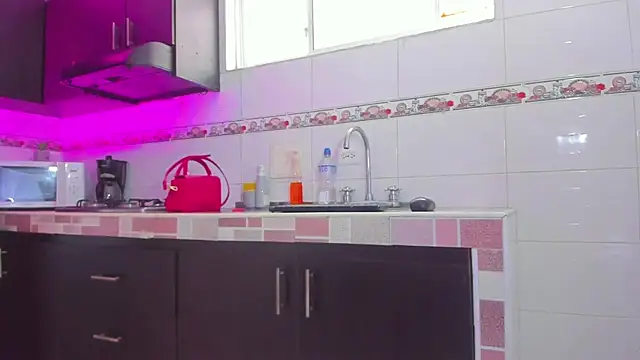 Emma-evans online show from 06-19-26, 07:06